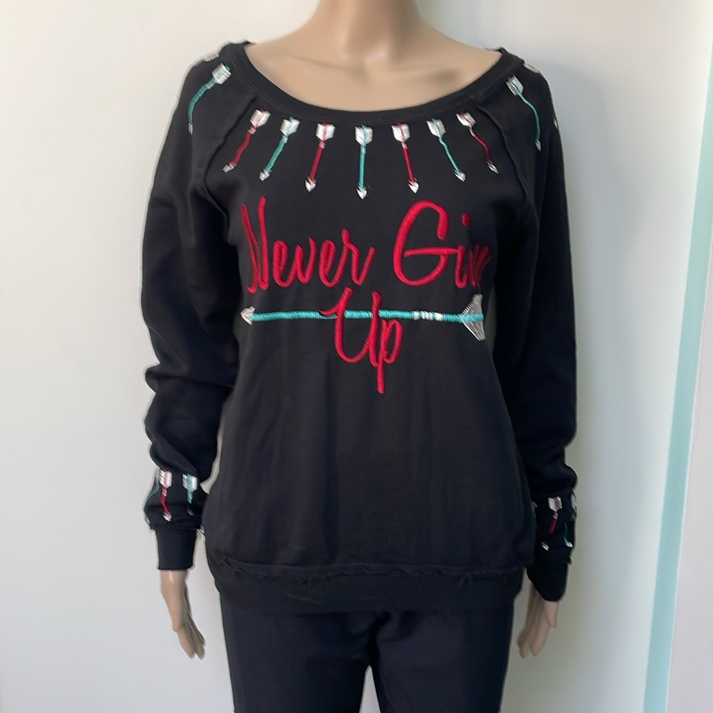 Cowgirl Tuff sweatshirt Never Give Up arrows